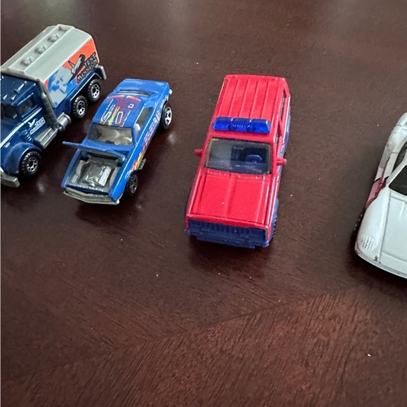 6 Vintage 80's Matchbox & Hot Wheels Diecast Vehicles - Picture 8 of 10